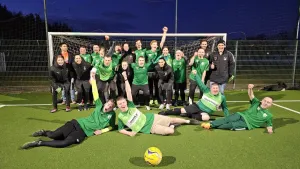 Fußball-Freunde trainieren mit Borussias 1. Frauenmannschaft